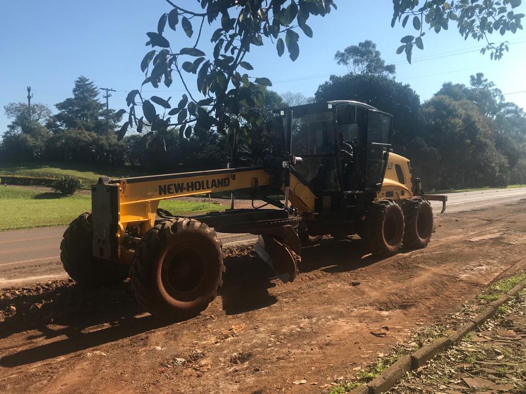 Prefeito Ruben acompanha manutenção às margens da ERS 344